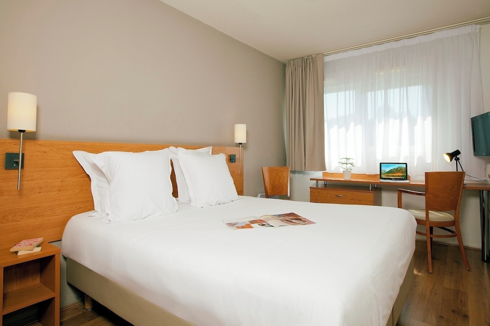 Sejours & Affaires Poitiers Lamartine 8/22