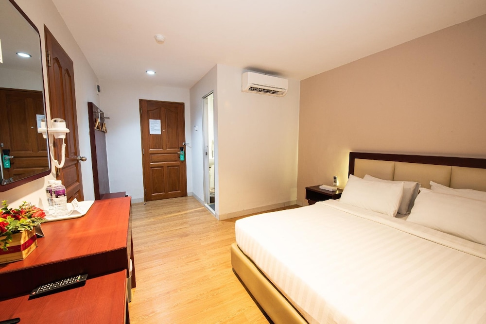 Lovina Inn Penuin 7/22