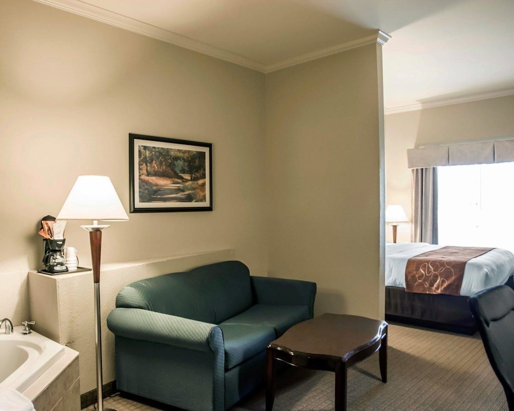 Spark by Hilton Cincinnati Fairfield 26/42