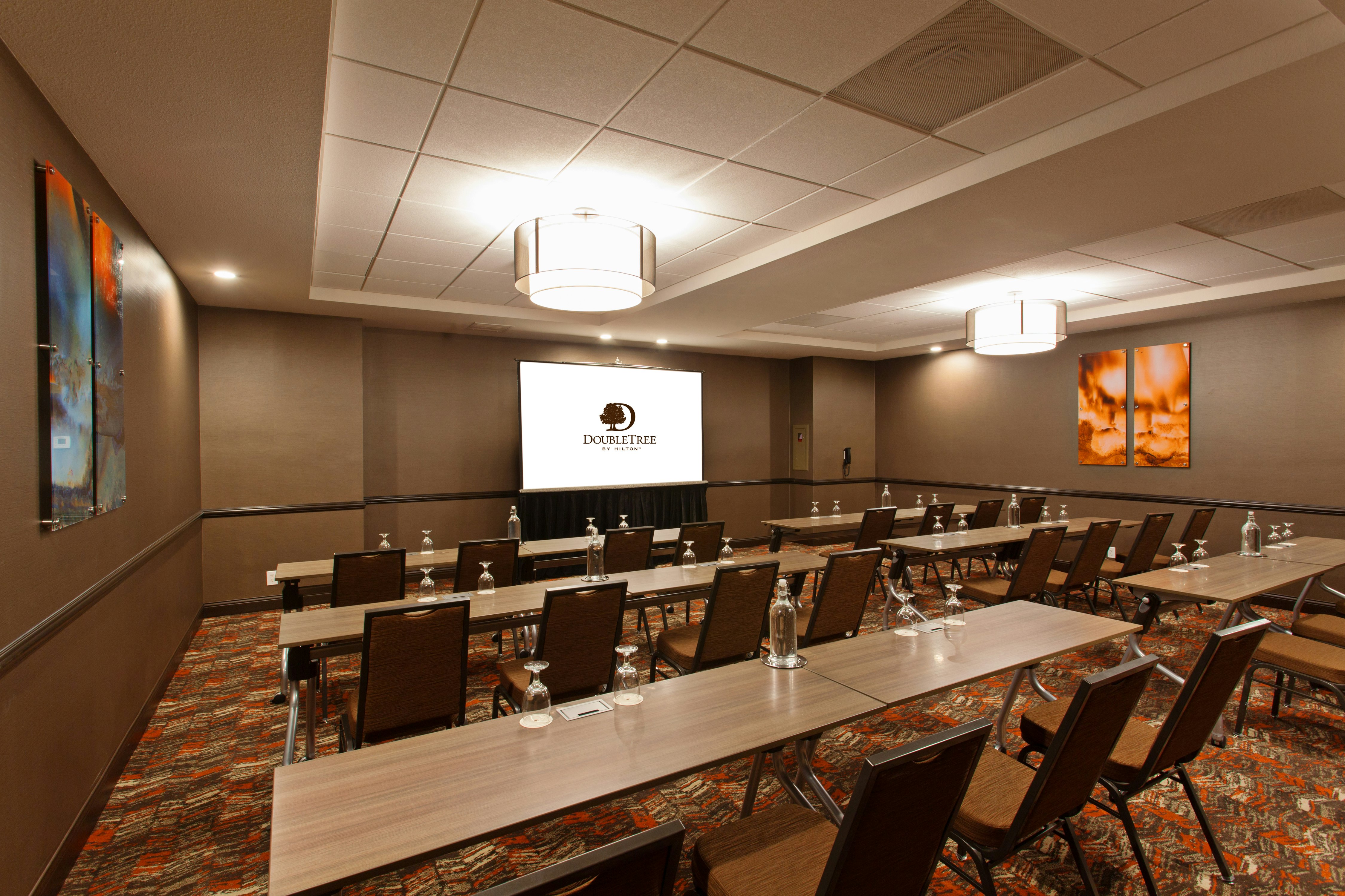 DoubleTree by Hilton Hotel San Bernardino 25/32