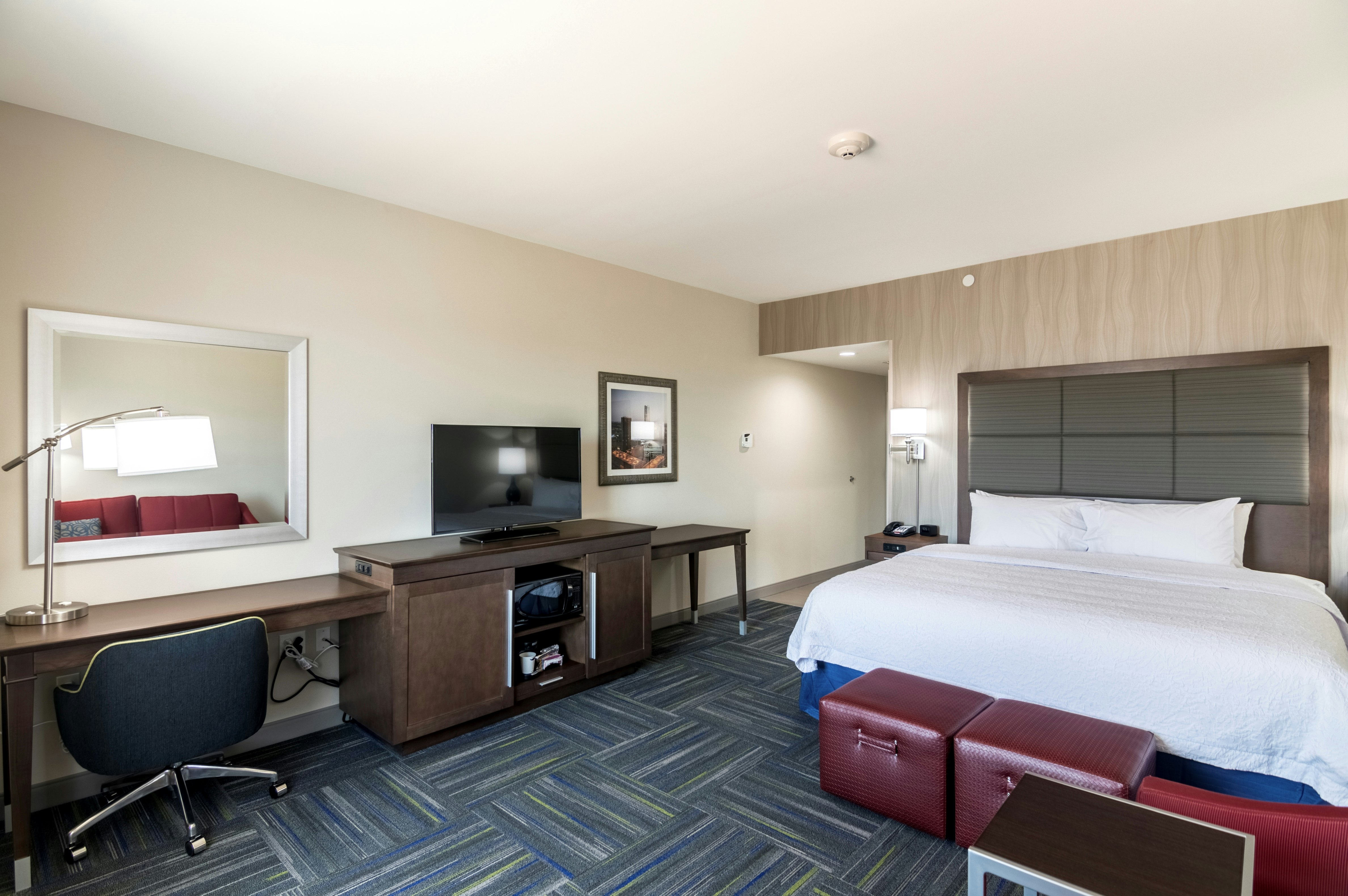 ROOM, KING BED, SOFA