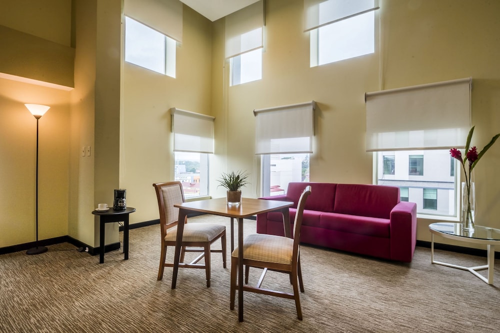 Urban Green Hotel & Suites 37/52