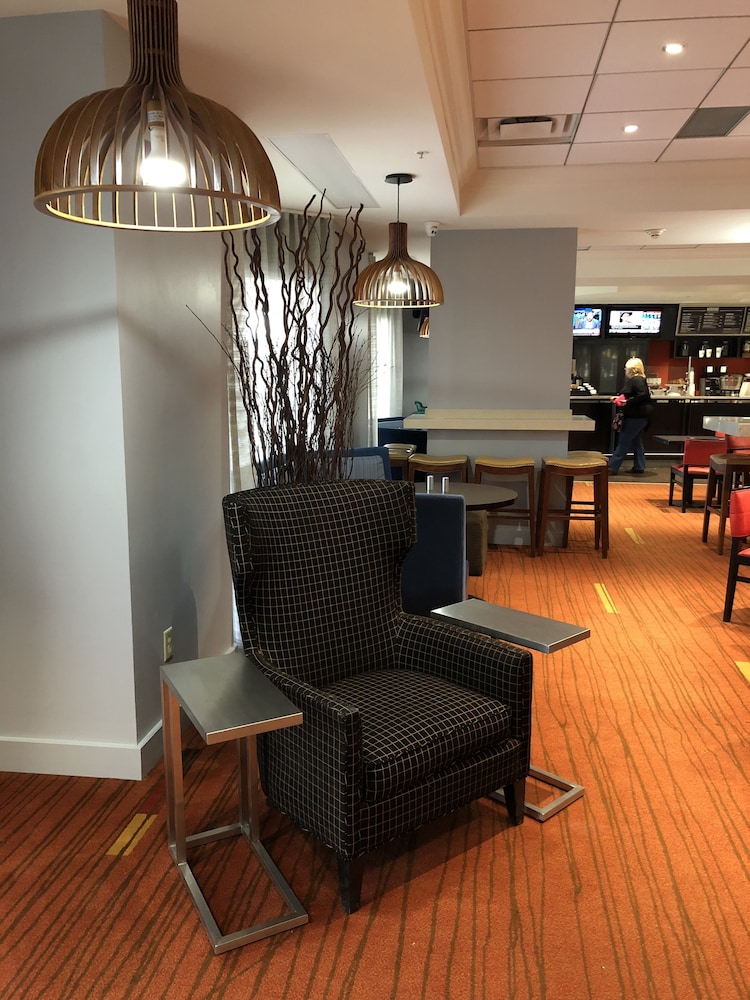 Courtyard Marriott Toronto Airport 23/56