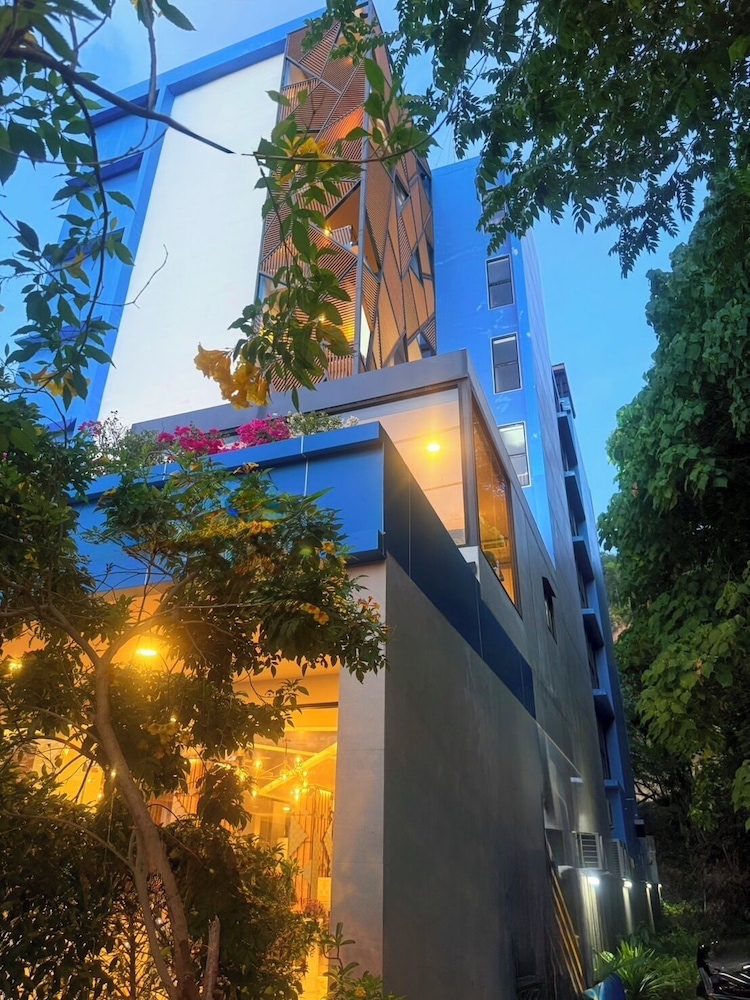 Golden Paradise Hotel 4/46