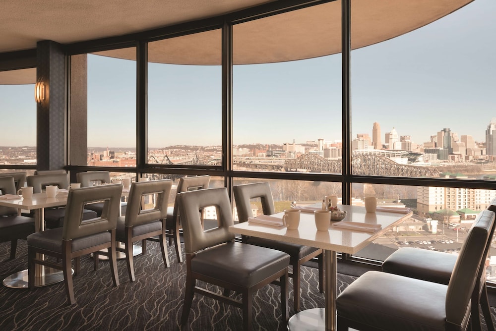 Radisson Hotel Cincinnati Riverfront 44/60