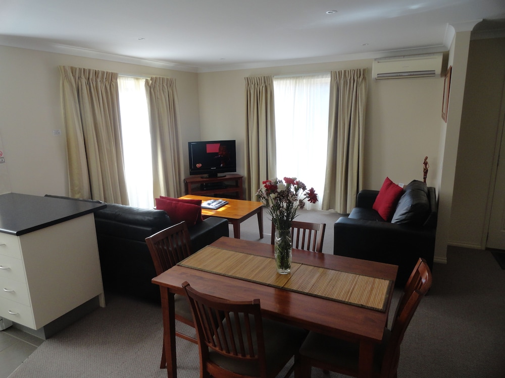 Victoria Lodge Motor Inn And Apartments 38/51
