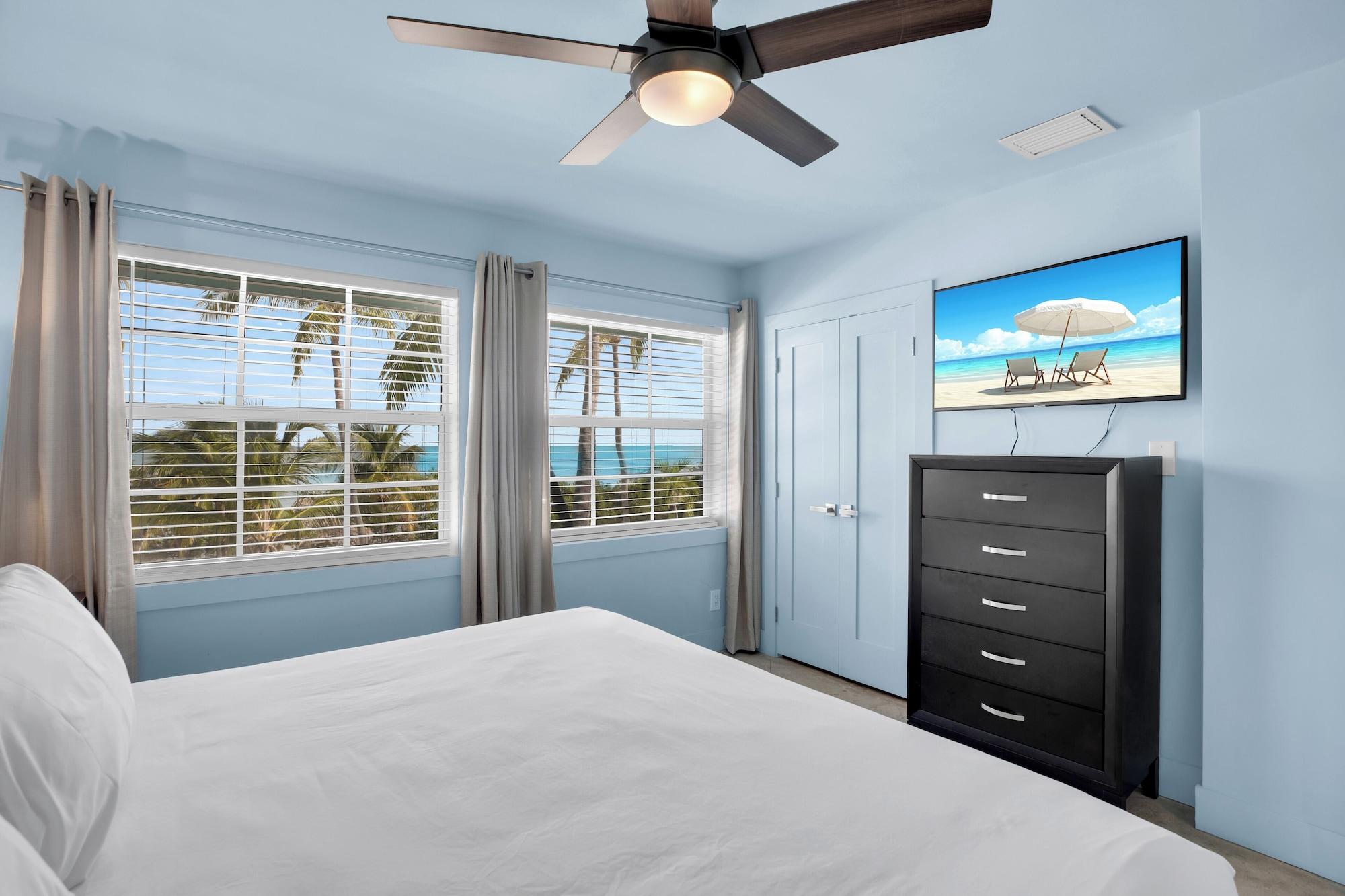 2 Bedrooms, Master, Suite, Water Front