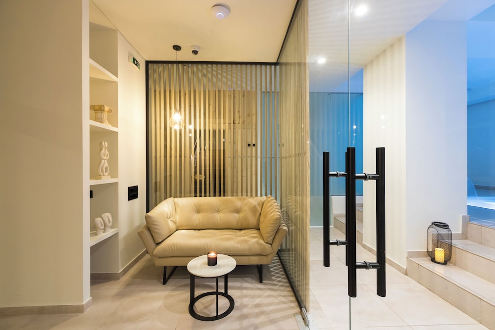 The Residence Christokopidou Hotel & Spa 32/48