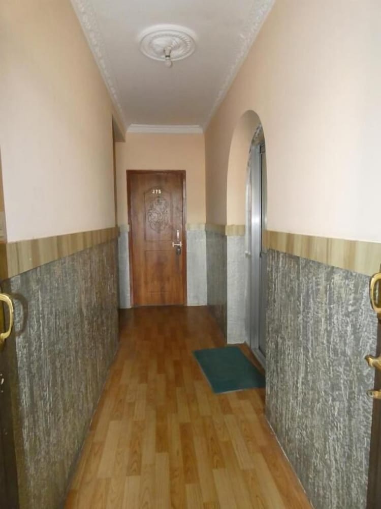 Sara's Backpackers Hotel 44/74