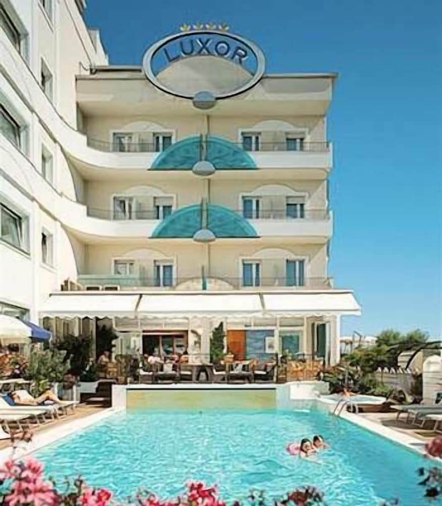 Hotel Luxor Beach 6/60