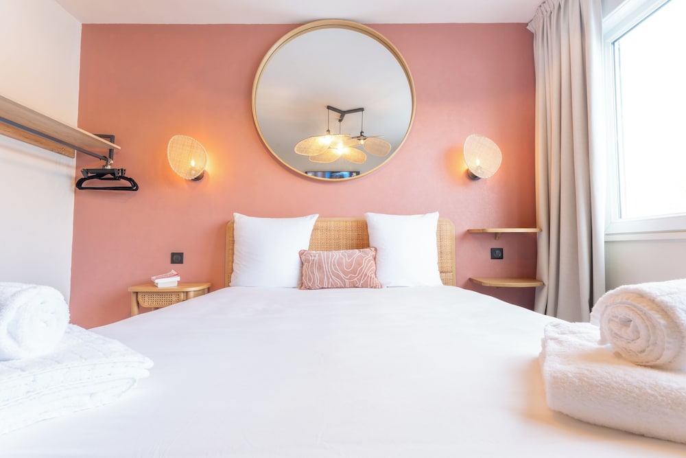 Brit Hotel Bourges L Olympia 23/54