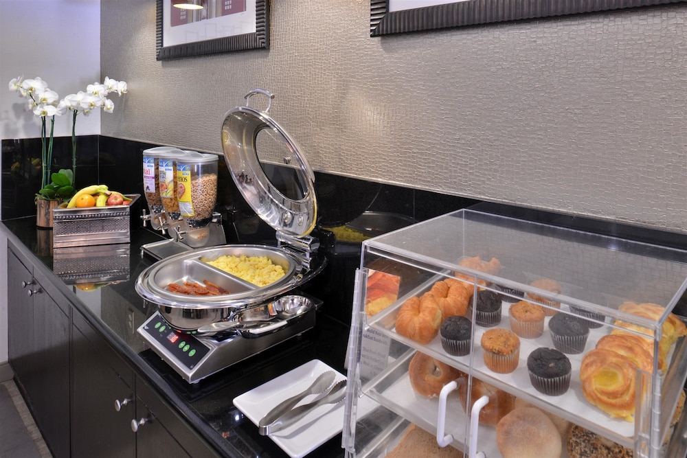 Best Western Royal Palace Inn & Suites 44/46