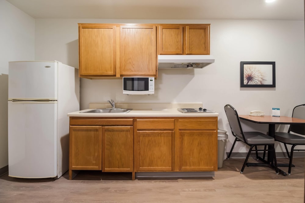 WoodSpring Suites Houston I-45 Airtex 17/29
