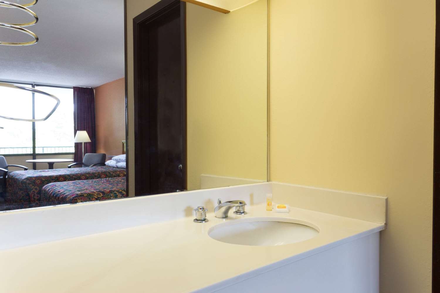 Motel 6 Raleigh, NC – Downtown South 9/9