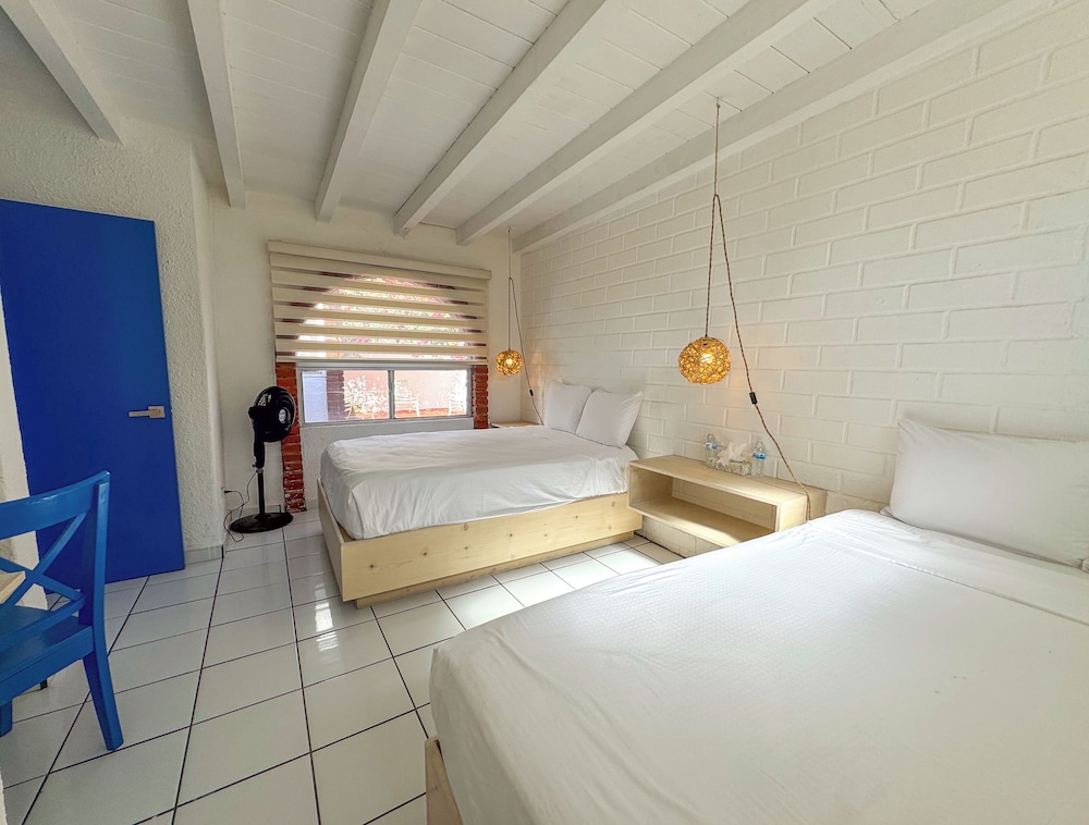 2 Bedrooms, Premier, House, 1 King and 2 Queen Beds
