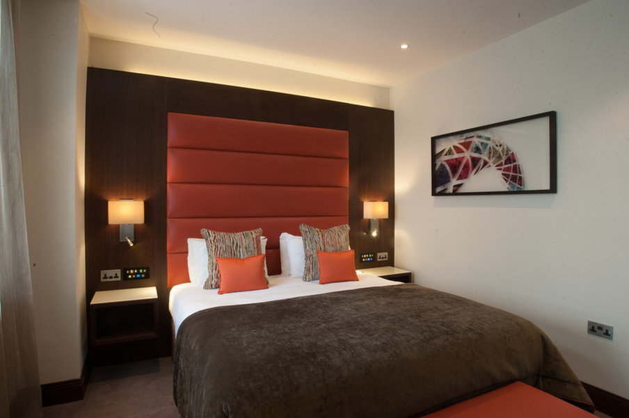 St George S Hotel Wembley 9/32