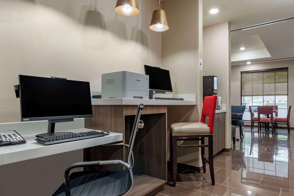 Comfort Inn and Suites Downtown near University 22/29