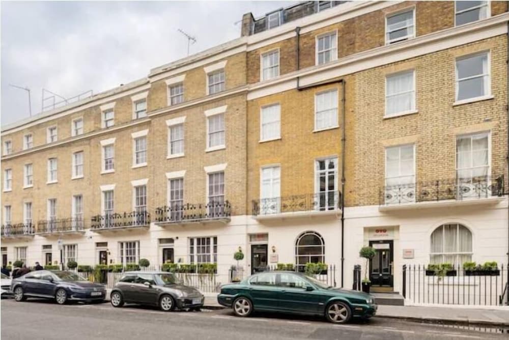Ebury House Hotel 49/50