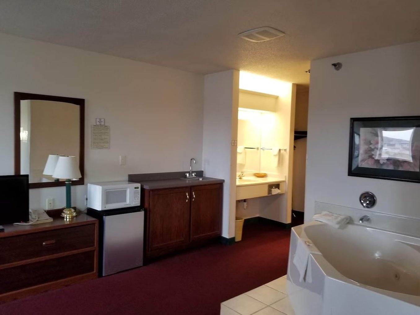 Bilmar Inn & Suites Dell Rapids Near Sioux Falls 26/50