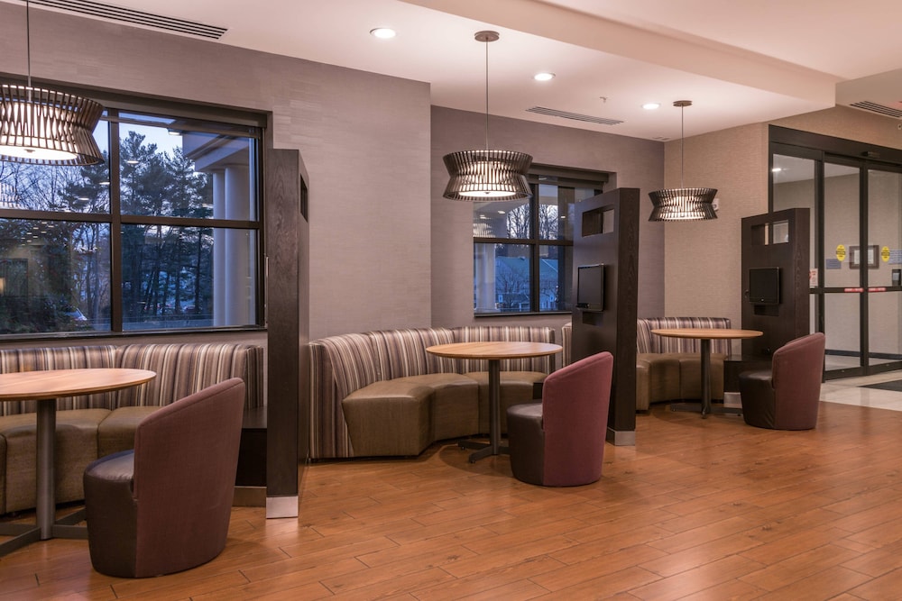 Courtyard by Marriott Newark University of Delaware 27/50