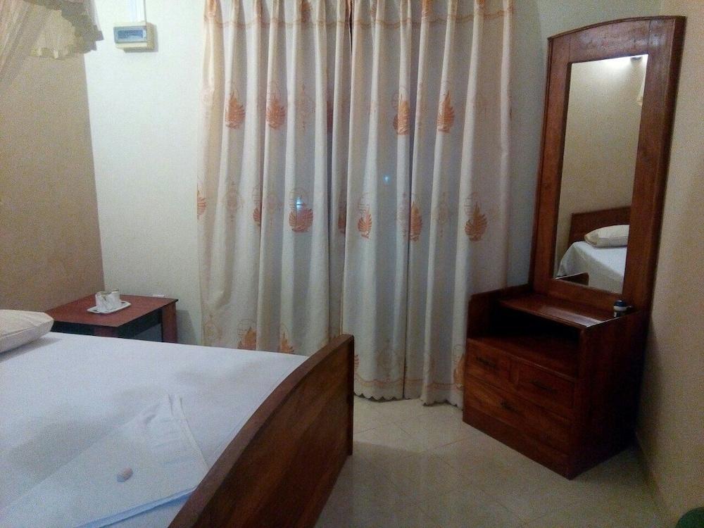 Nelum Villa 7/27