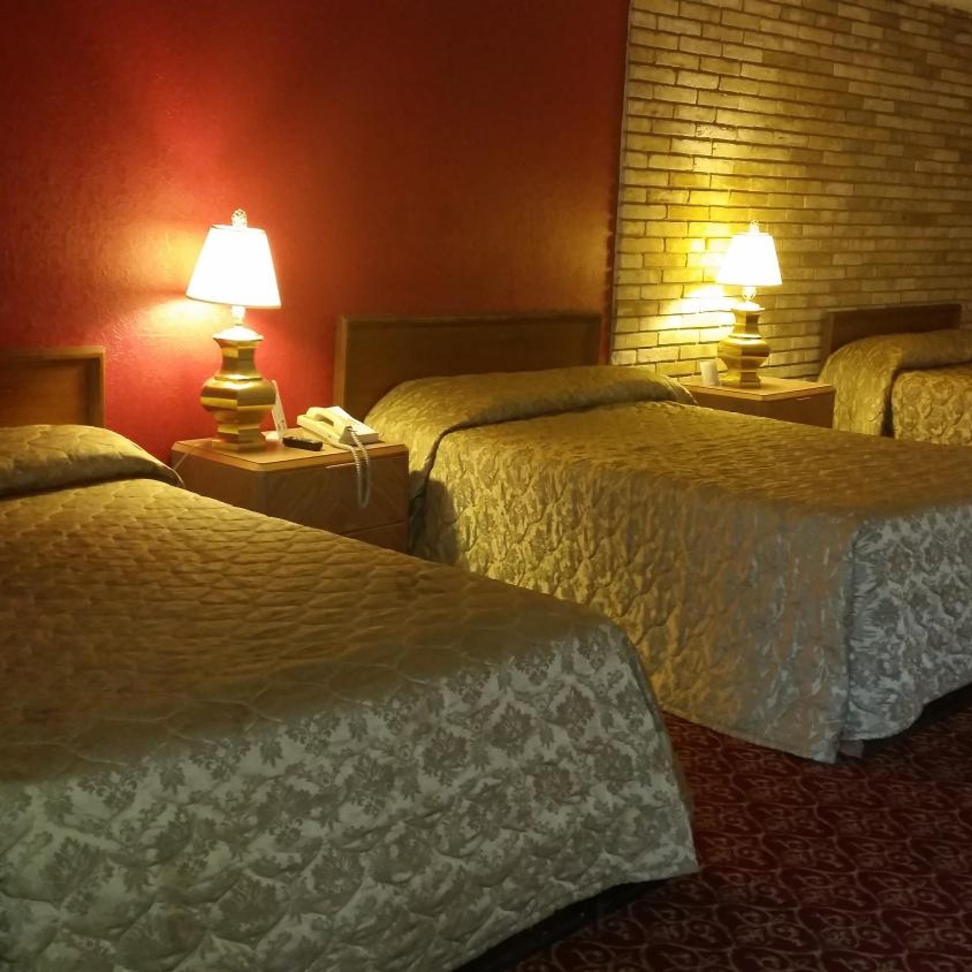 Executive Inn And Suites Waxahachie 18/30