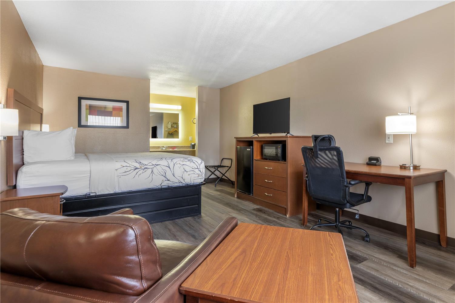 Surestay Plus Hotel By Best Western Poteau 14/36
