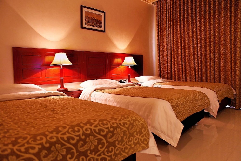 Mosaic City Hotel 8/39