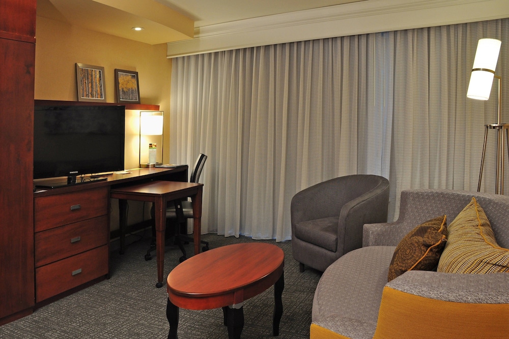 Courtyard by Marriott Kingston 30/50