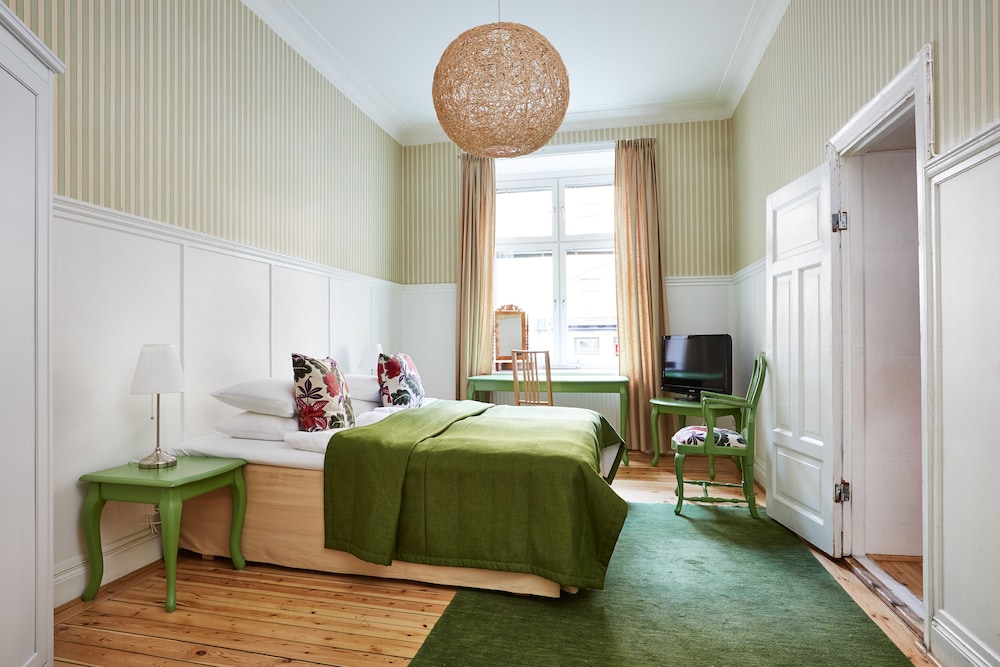 غرفة رباعية بأربعة أسرّة بحمام خاص، Hotel Hornsgatan 2/5