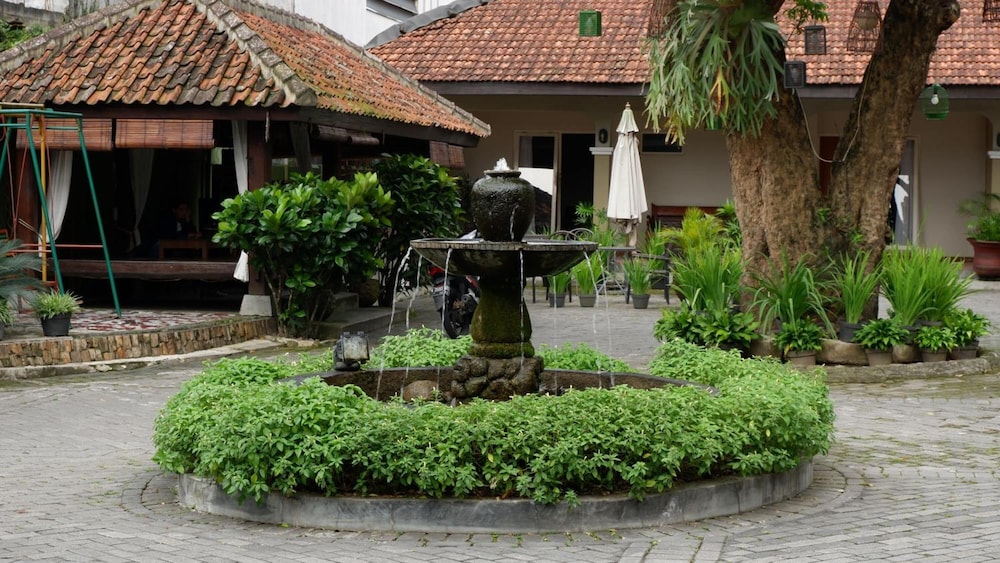 Hotel Catur 24/25