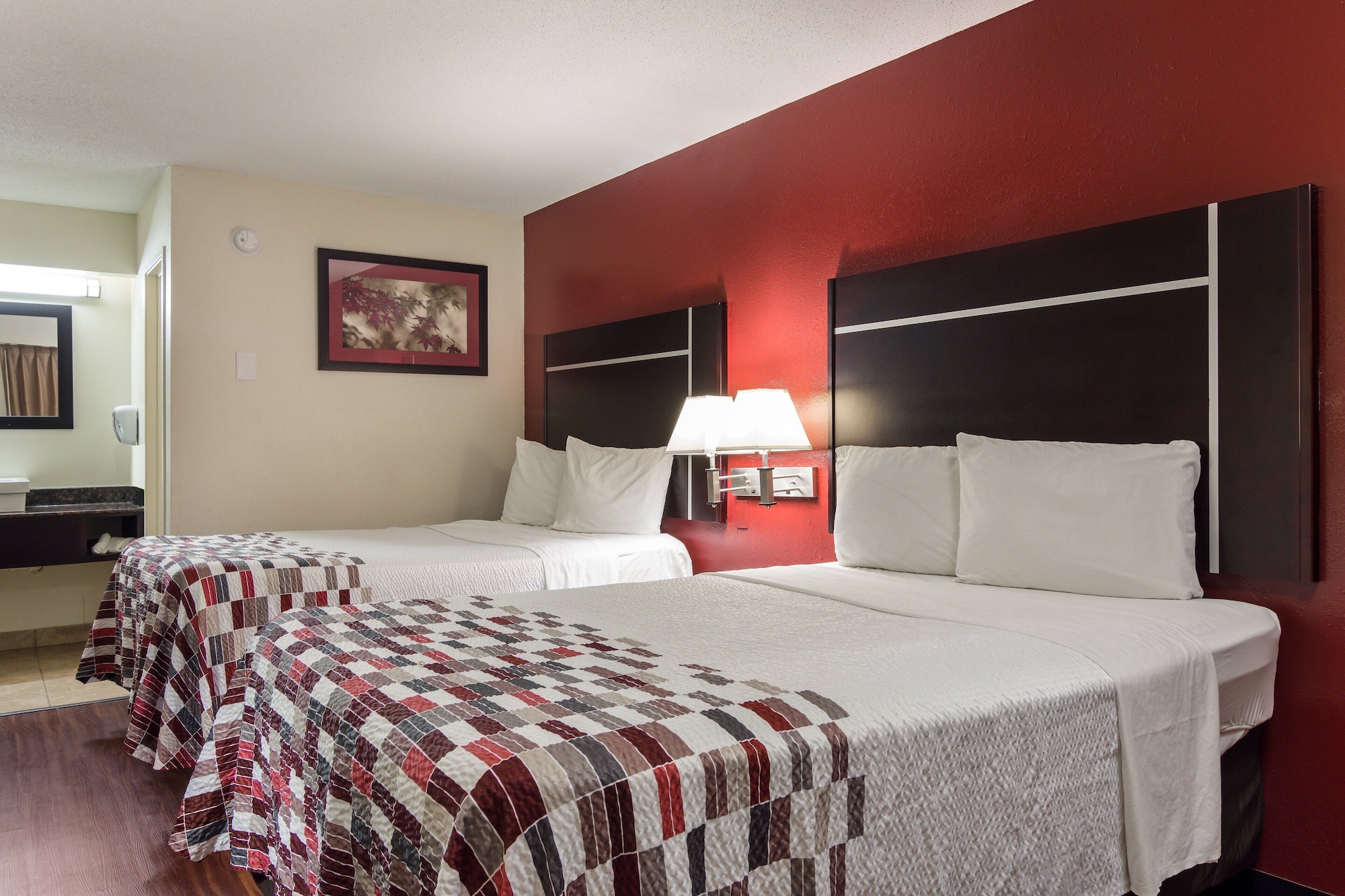 DELUXE 2 FULL BEDS NON-SMOKING