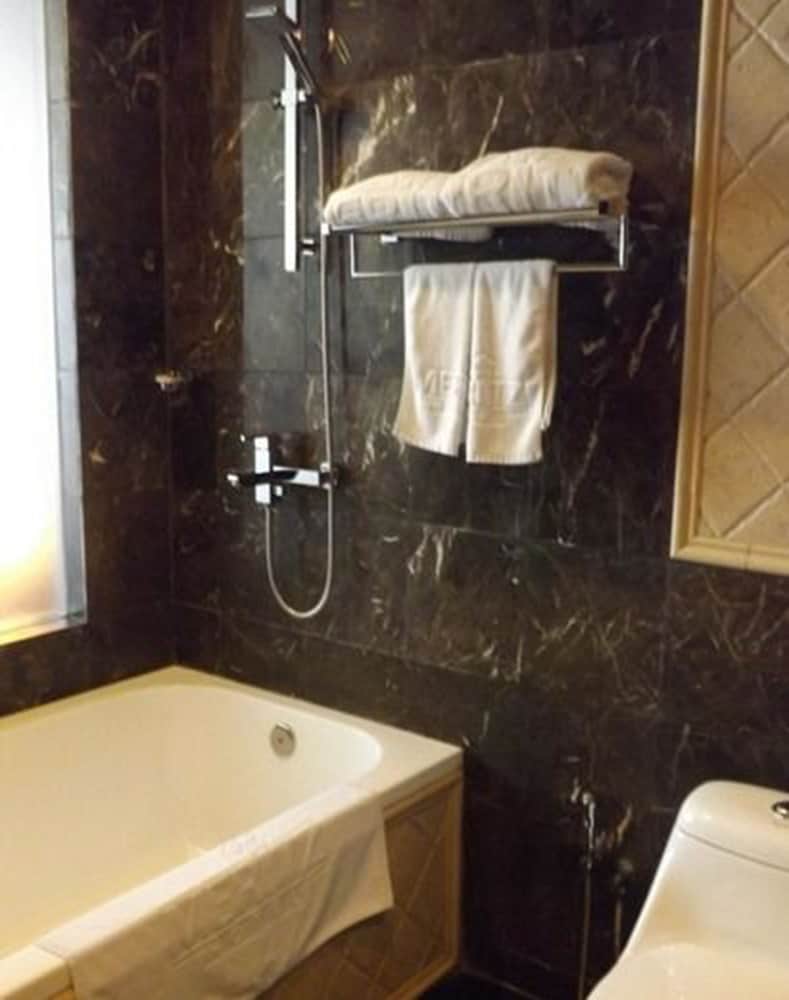 Meritz Hotel 27/70