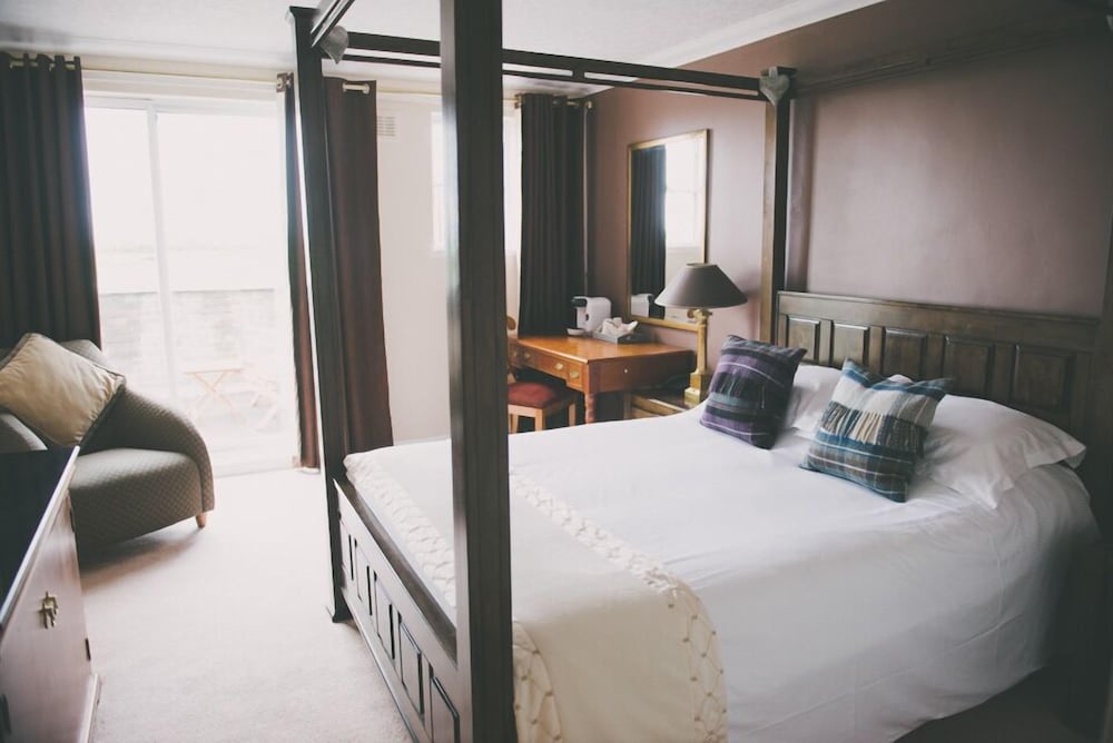 Powfoot Hotel 4/49