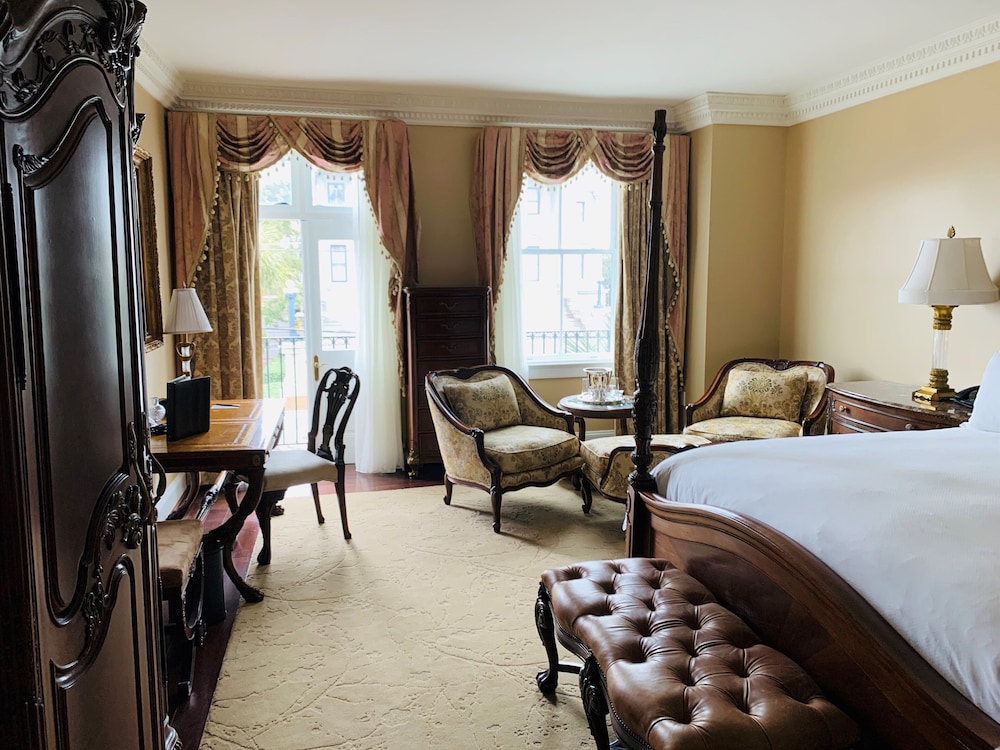 Market Pavilion Hotel 18/61