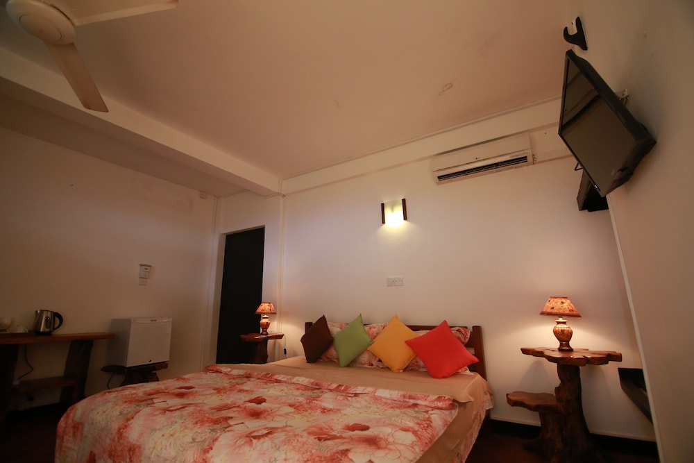 Mahaweli Regent Hotel 7/42