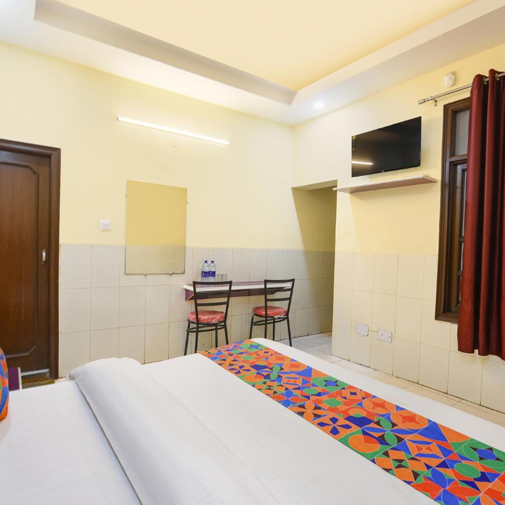 Hotel Surya Palace 11/25