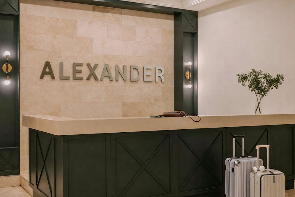 The Alexander Hotel - Old Montreal 4/50