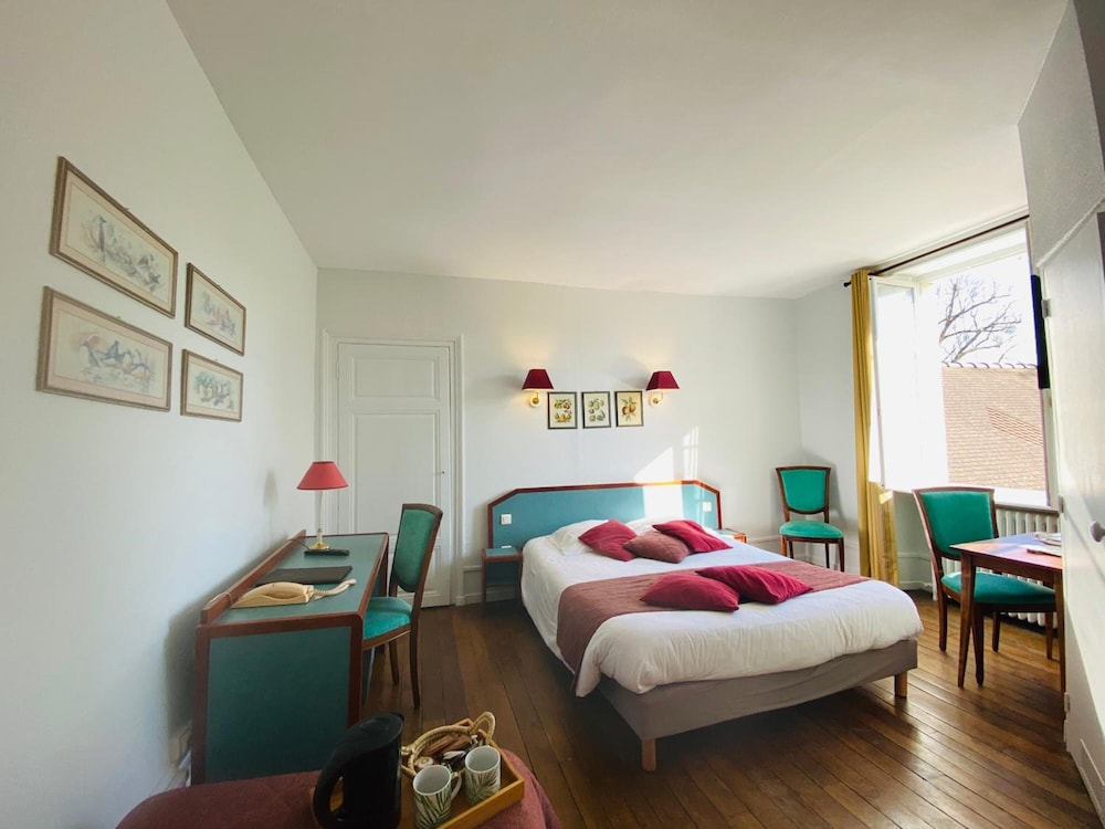 HOSTELLERIE LA CHAUMIERE 4/32