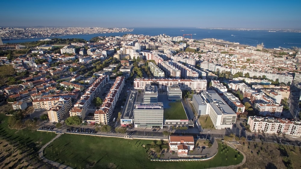 Mercure Lisboa Almada 46/50