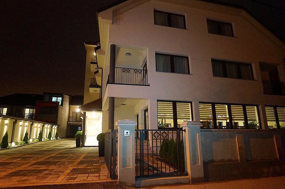 Hotel Calypso 5/49
