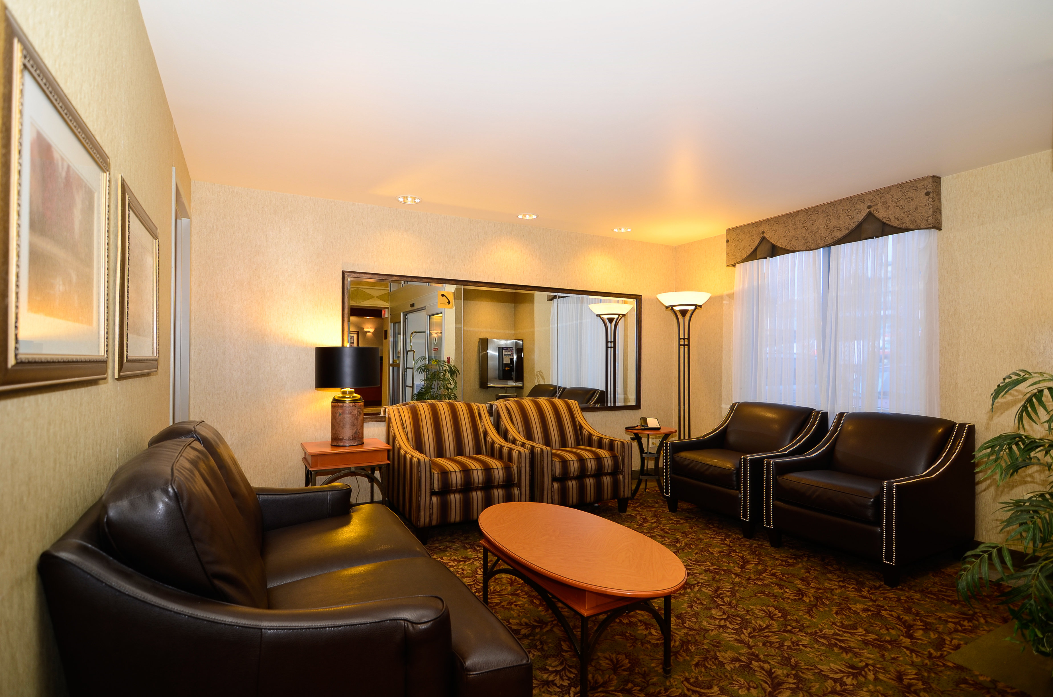 Best Western Plus Calgary Centre Inn 26/50