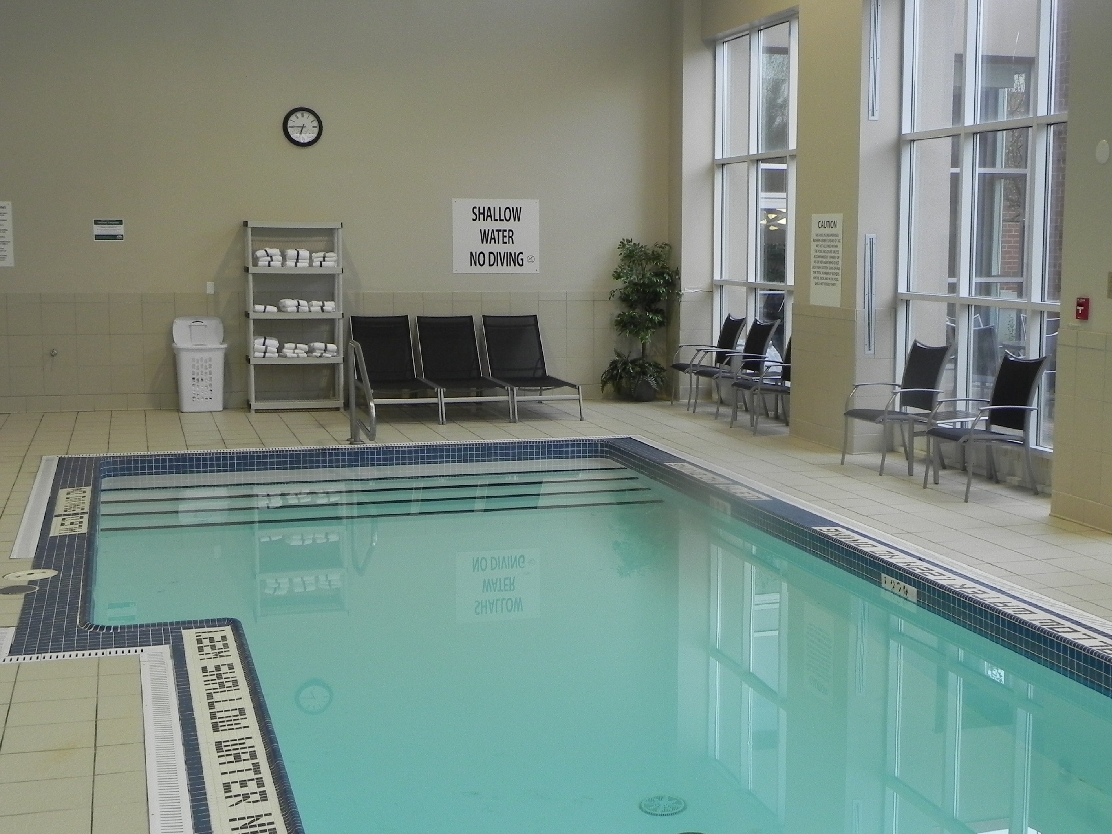 Holiday Inn Hotel And Suites London 26/50