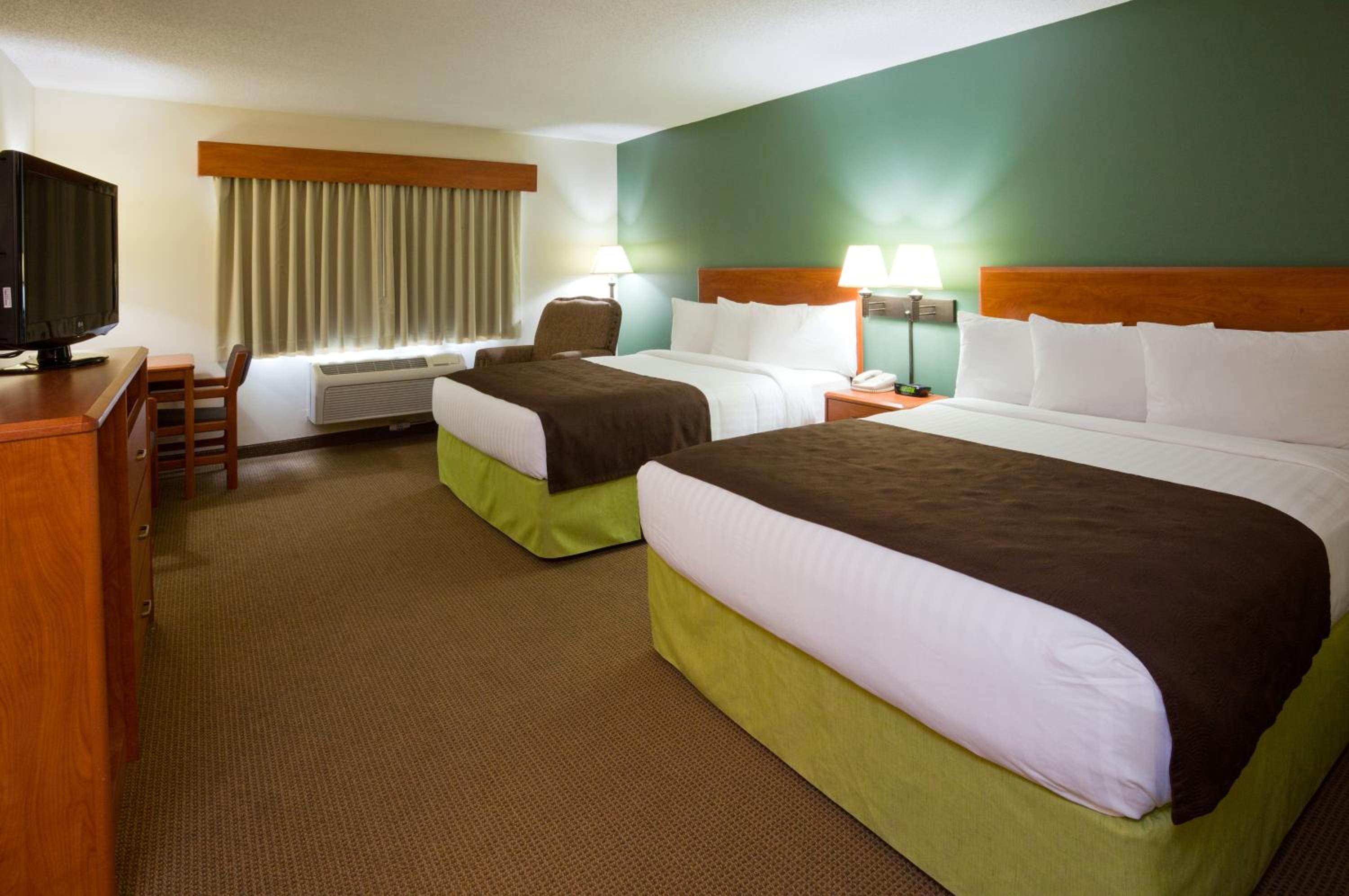 Deluxe, Queen Bed, Accessible