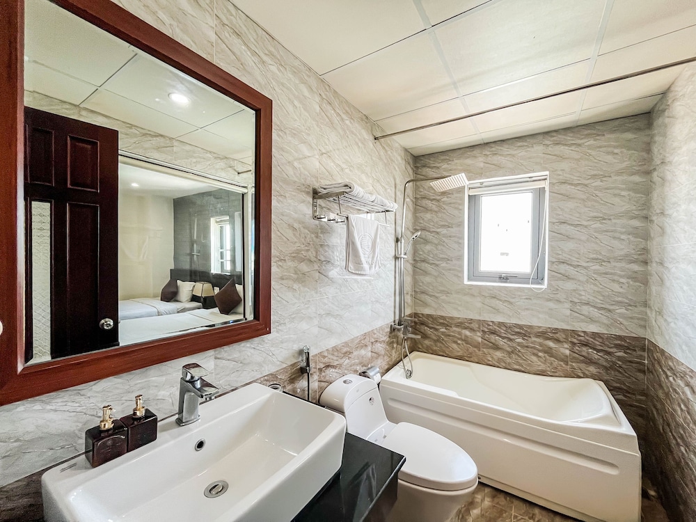 Quoc Cuong Center Hotel 47/49