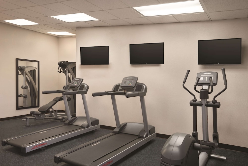 Country Inn & Suites by Radisson Indianapolis East 17/42