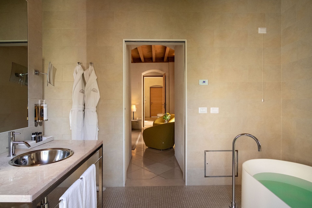 La Fiermontina Luxury Home Hotel 76/77