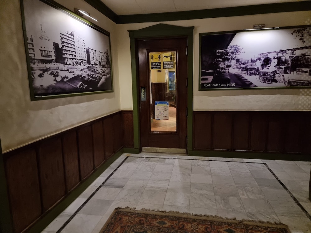 Carlton Hotel 7/49