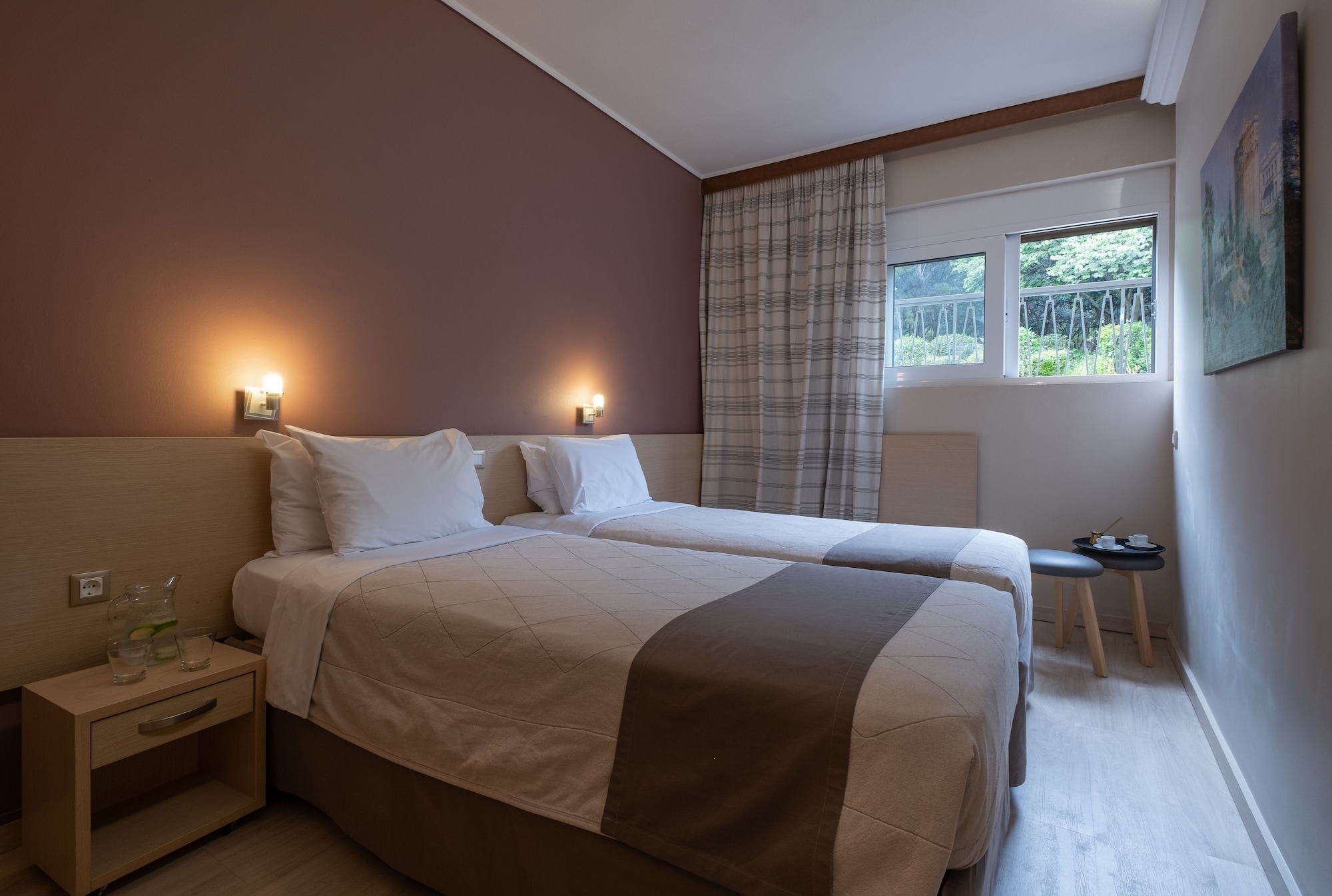 SEMI BASEMENT, ECONOMY, TWIN BEDS