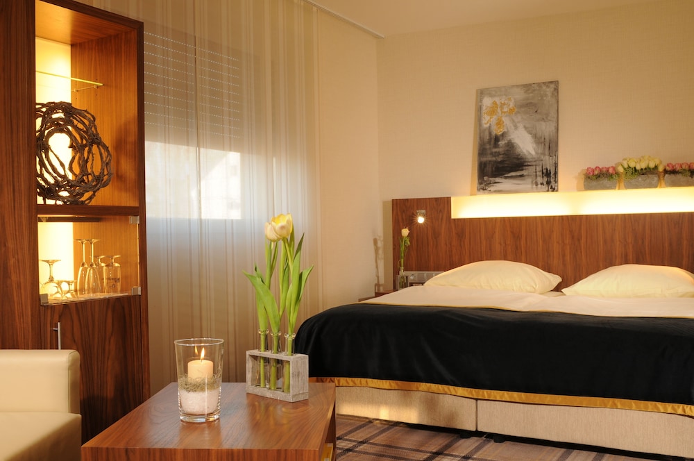 Parkhotel Oberhausen 14/52